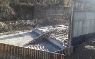 İskele devrildi, 3 işçi yaralandı