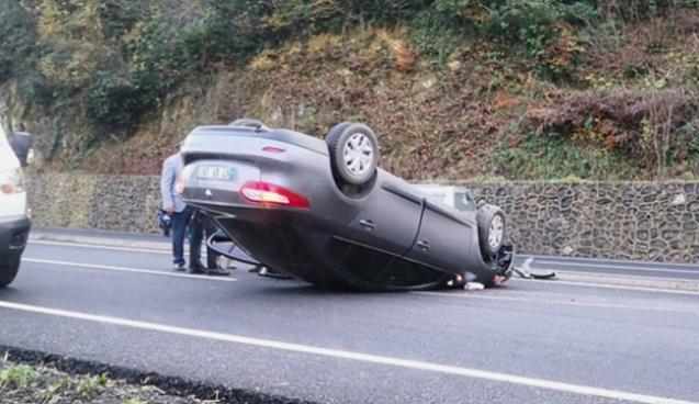 Polis aracı takla attı!..