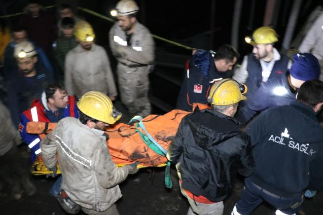 Zonguldak'ta göçük altında kalan işçilere ulaşıldı