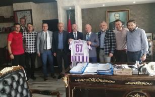 Ereğli Belediyespor'dan İlçe Kaymakamına forma