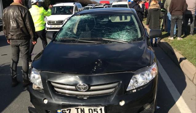 Zonguldak’ın Ereğli ilçesinde yolun karşısına geçmek