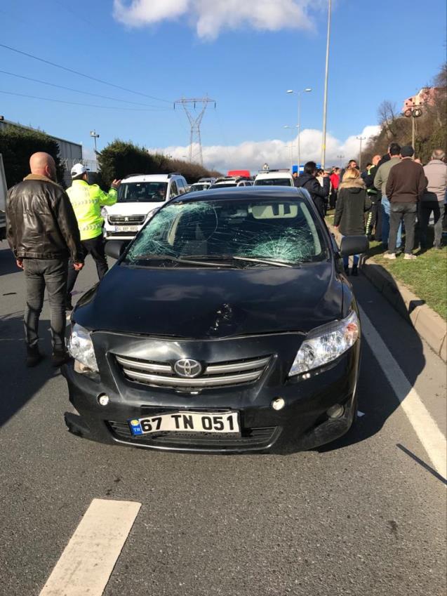 Zonguldak’ın Ereğli ilçesinde yolun karşısına geçmek