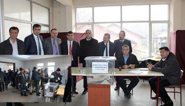 Madenci sandık başında...