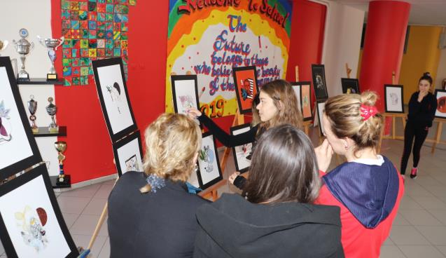 İLK KİŞİSEL SERGİ ACILDI