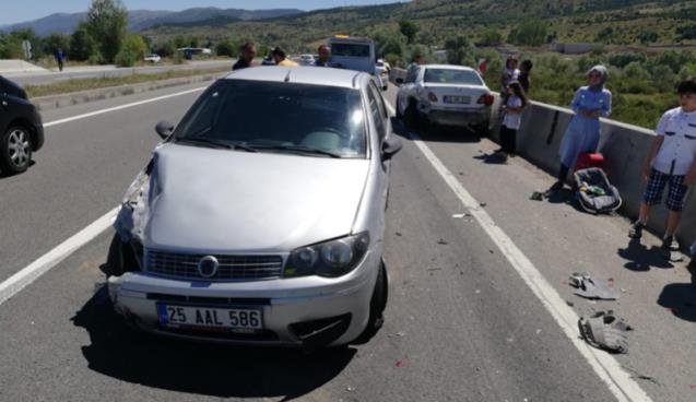 Zincirleme trafik kazası: 15 yaralı 