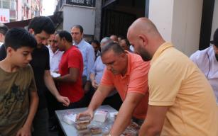 Çebi Grup bin kişiye aşure dağıttı