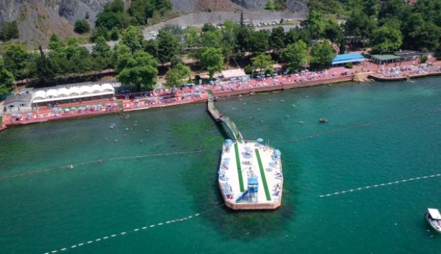 Barış Plajı’nda Halk Mutlu