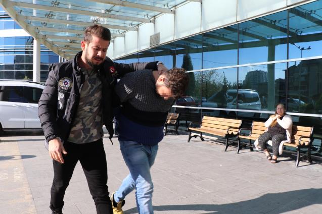 Durdurulan araçtaki uyuşturucu şüphelileri gözaltına alındı