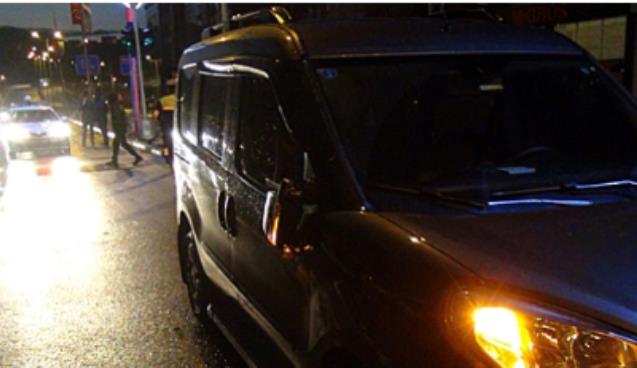 Yolun karşısına geçecekti...