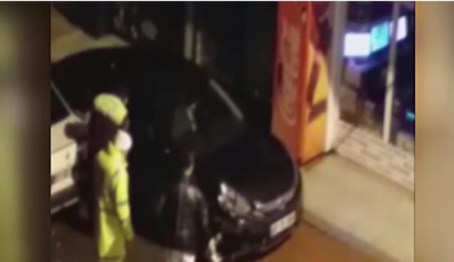 Araçları pert etti… Metrelerce ileride durabildi…