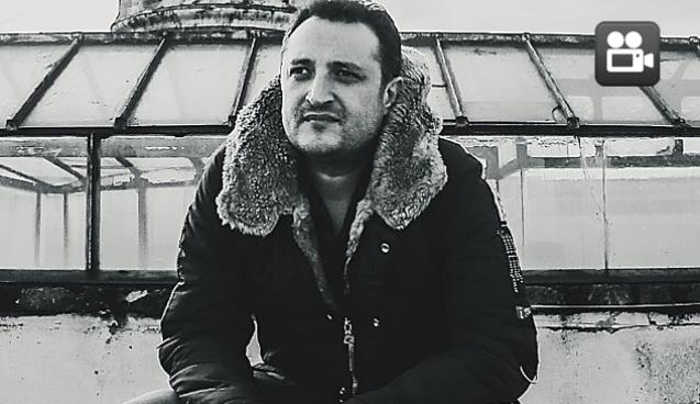 Kendi bestesi ile...