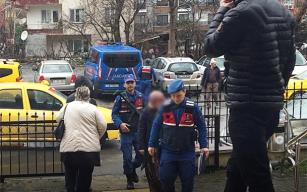  Kayınpederini bıçakladı…