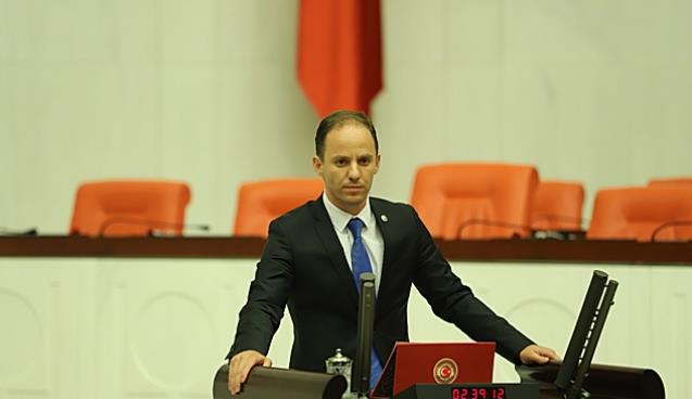 Soru işaretlerinin kaldırılması için önerge verdi…