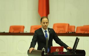 Soru işaretlerinin kaldırılması için önerge verdi…