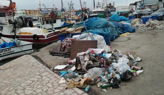 Bozhane çöplük içinde..