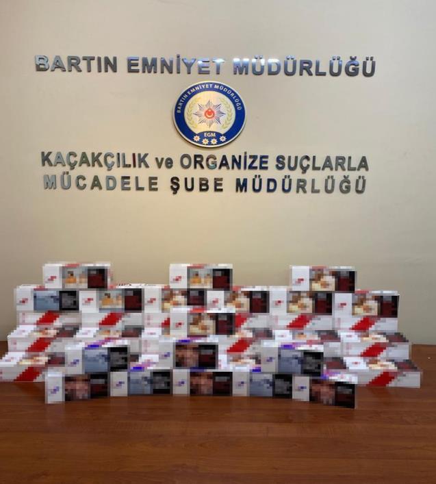 Sahte bandrollü makaron bulunduran iş yeri sahibine para