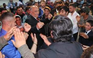 Oynadı, sohbet etti…