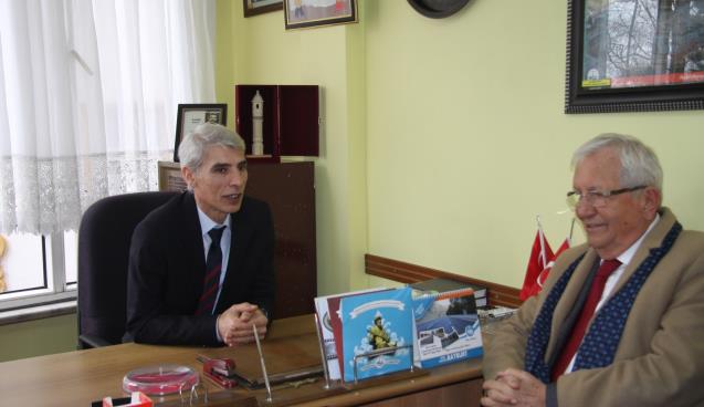 Bayburtlular Derneğini ziyaret etti.