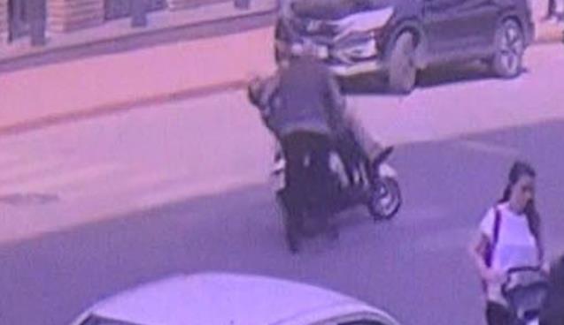 O anlar kameraya yansıdı... Yaşlı adam!...