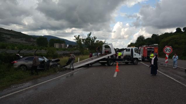 Zonguldak'ta iki araç çarpıştı: 3 yaralı