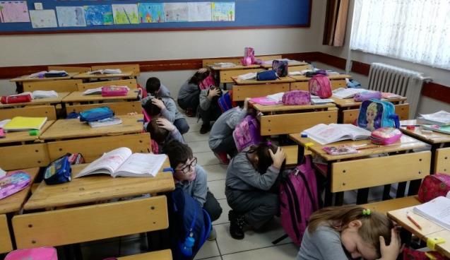 Safranbolu'da okullarda deprem tatbikatı yapıldı
