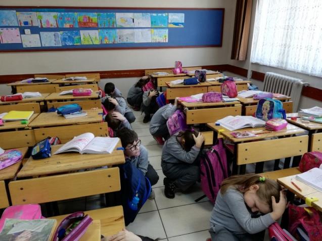 Safranbolu'da okullarda deprem tatbikatı yapıldı