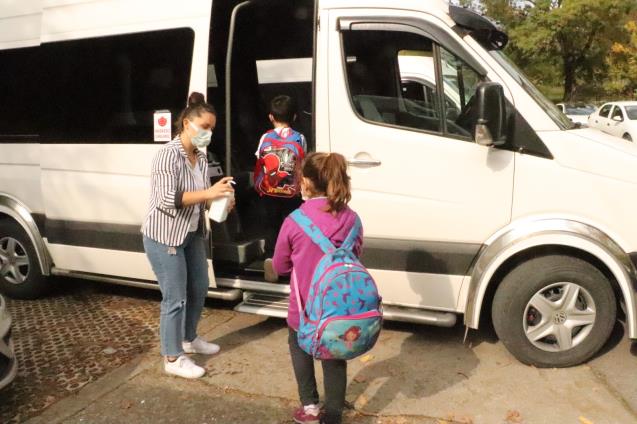 Servis araçları pandemi  kurallarına uyuyor