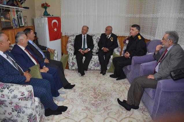 Şehit Ailelerini Ziyaret...