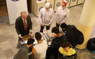 Bartın Üniversitesi Kütüphanesinde öğrencilere çorba ikramı