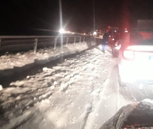 TIR kaydı, yol kapandı...