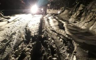 Karda mahsur kalan 8 kişi kurtarıldı