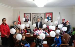 Minik çocuklardan çocuklar için atkı