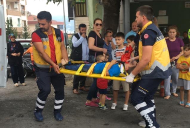 Yolun karşısına geçmek istedi.. Araba çarptı..