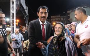 Hasadını toplayan çiftçiler Fındık Festivali’nde eğlendi