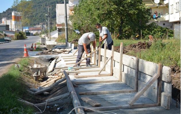 Bölücek’in yaya kaldırımı sorunu çözülüyor…