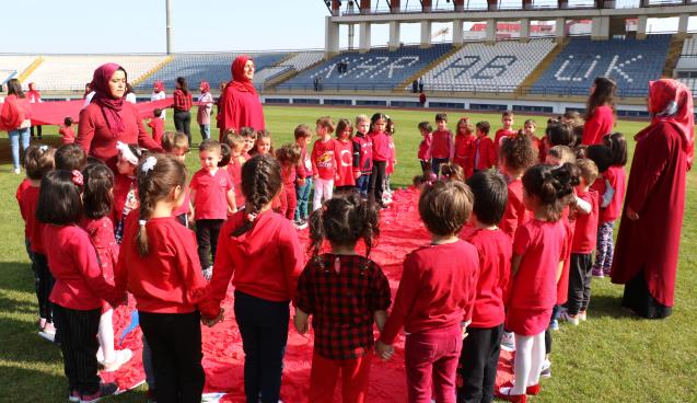 Anaokulu öğrencileri Mehmetçiği unutmadı