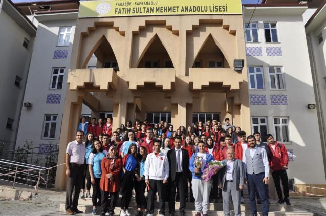 Safranbolu'da milli sporcu öğrencilerle buluştu