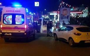  Yolun karşısına geçen kadına otomobil çarptı