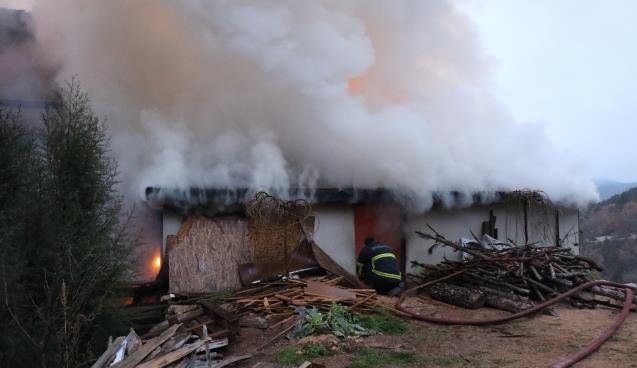 Safranbolu’da 2 katlı kafe çıkan yangında kül oldu