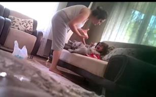 2 yaşındaki kızını dövmüştü… Cezası belli oldu…