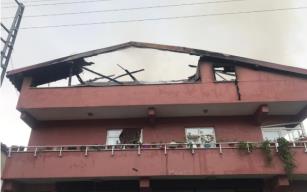 Yıldırım düştü, çatı yandı…