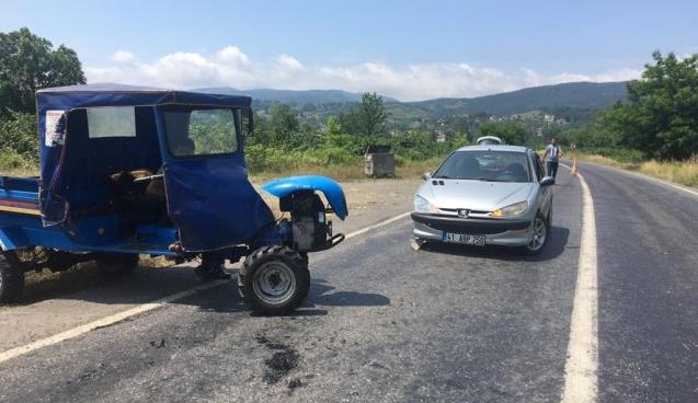 Patpat otomobille çarpıştı… Yaralılar var…