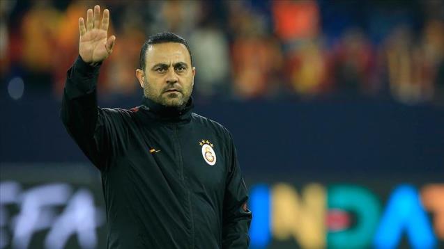 İstifa etti..
