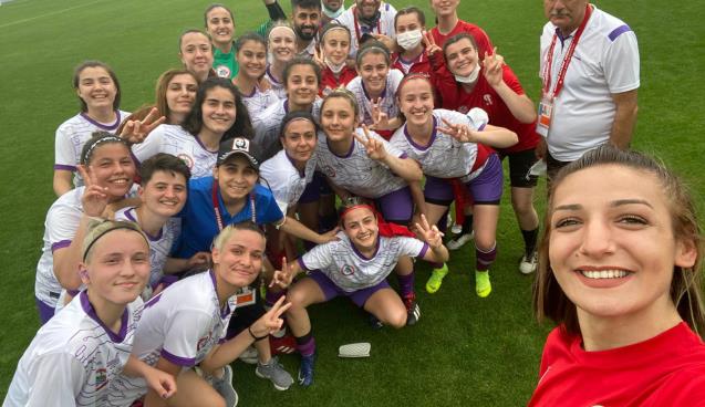 EREĞLİLİ KADIN FUTBOLCULAR İLK MAÇTA 3 PUAN ALDI 