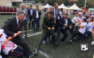 İp koptu, Vali Bektaş ve protokol yere düştü!..