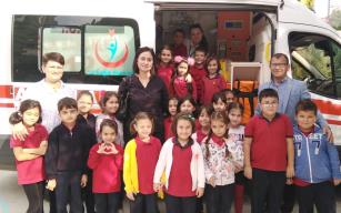 112 personeli öğrencileri ve okul personelini bilgilendirdi