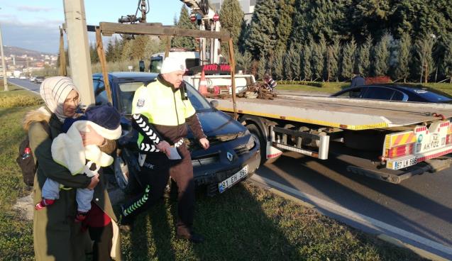 Otomobile çarpıp refüje çıktı: 1 yaralı