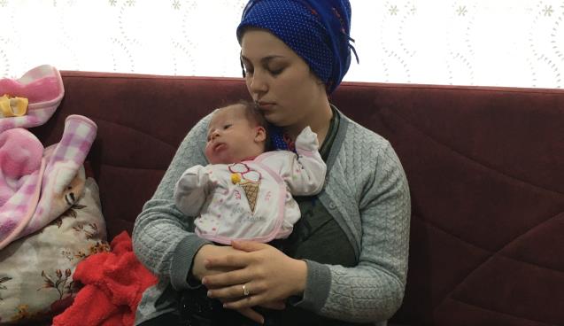 40 günlük bebek tedavi için destek bekliyor