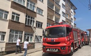 Mutfak yangını binaya sıçramadan söndürüldü 