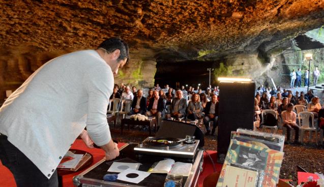 “GÖRÜNTÜLÜ RADYO PROGRAMI”NDA ANADOLU ROCK ESİNTİSİ